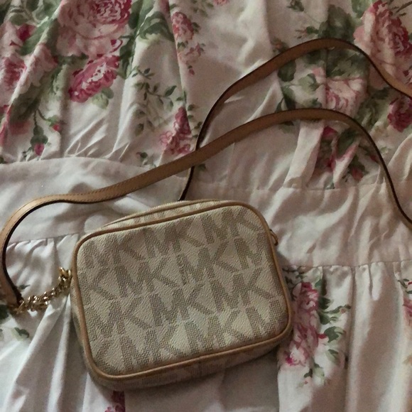 Purse - Picture 3 of 3